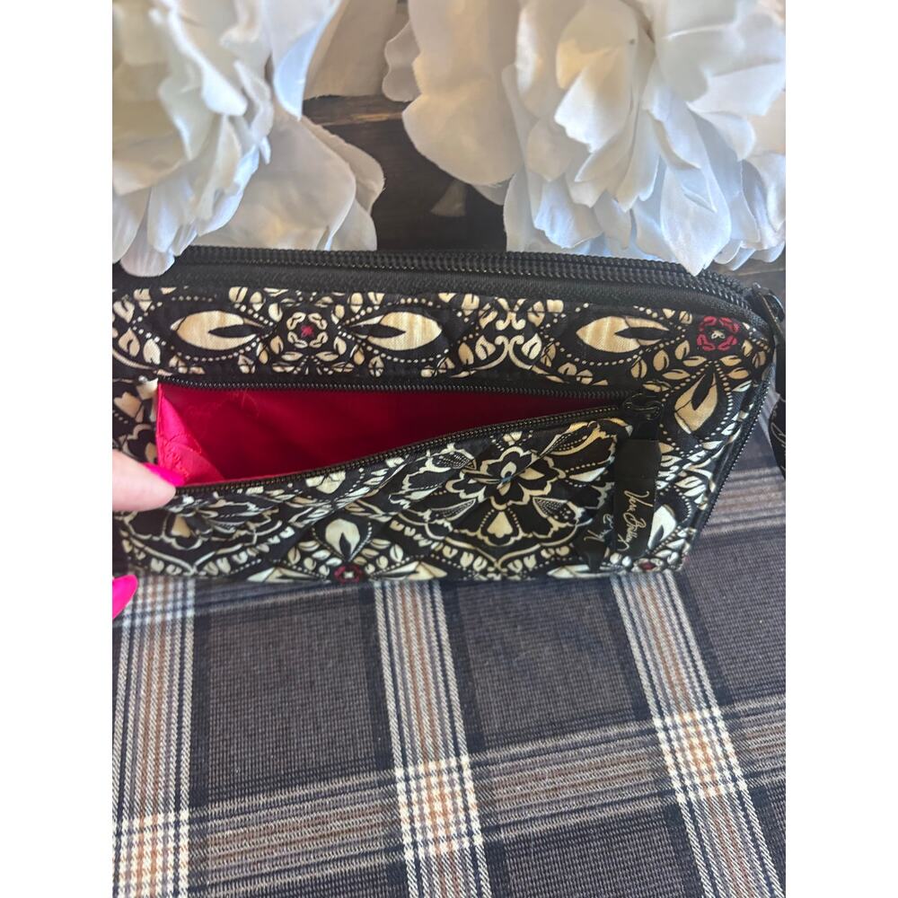 Vera Bradley All-In-One or Zip-Around Wallet -Retired Barcelona pattern - Picture 2 of 4